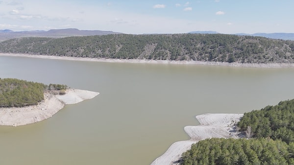 Ankara Su ve Kanalizasyon İdaresi (ASKİ) tarafından paylaşılan güncel verilere göre, iki barajda doluluk oranı %100 seviyesine ulaştı.
