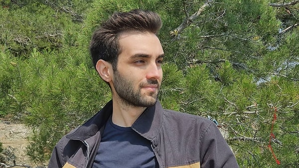 Yurt dışında olduğu için yakalama kararı çıkarıldı.