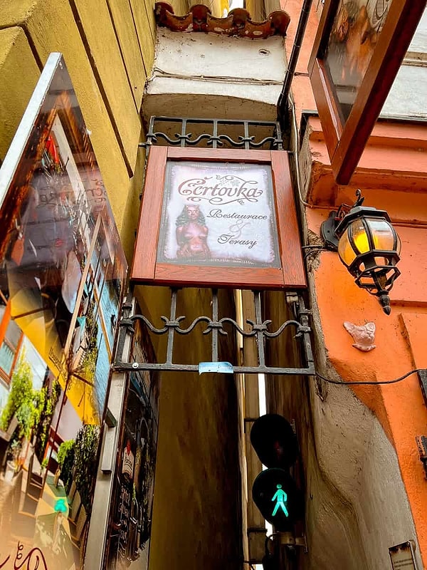 Geçitte trafik ışığı bulunmasının nedeni oldukça mantıklı