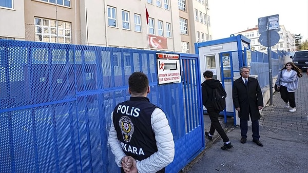 Öğrenci güvenliği için uygulanacak bir diğer önemli adım ise eşya teslimatı ve çanta denetimleri üzerine yoğunlaşıyor.