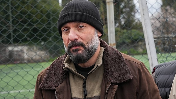 Eşref Rüya'nın Müslüm'ü Tolga Tekin, yerli dizilerin şiddete özendirdiği iddiası hakkında konuştu.