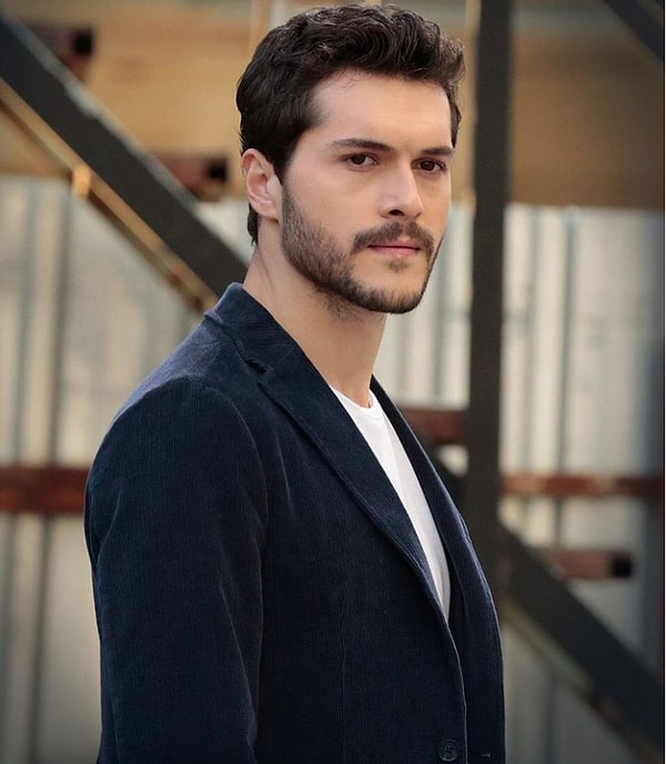 The handsome actor Alperen Duymaz had taken on the role of Yaman in the series "The Law of Nature".