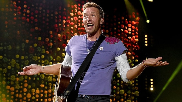 3. Sanatçımızın hayatta olsun olmasın, düet yapmak istediği tek kişi Coldplay'in solisti Chris Martin.