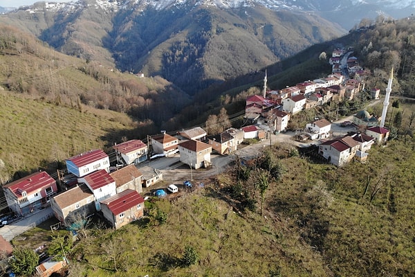 Coğrafi konum farkı ibadet saatlerine dakikalık yansımalar sunuyor