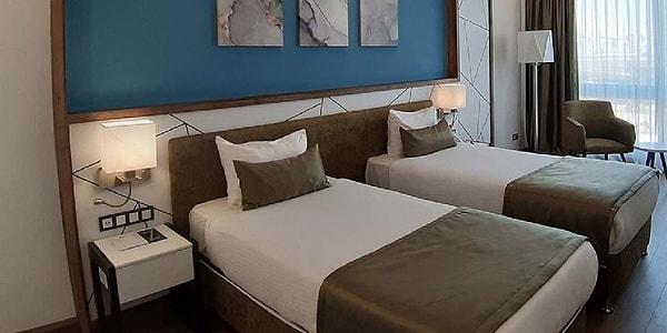 Mudanya bölgesinin en bilindik otellerindendi.