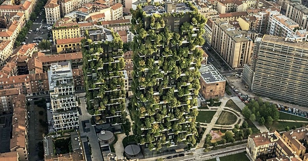 Stefano Boeri’nin yeni kitabı Bosco Verticale: Morphology of a Vertical Forest’ta belirttiği gibi, bu yapıda hiyerarşi tersine dönmüş durumda.