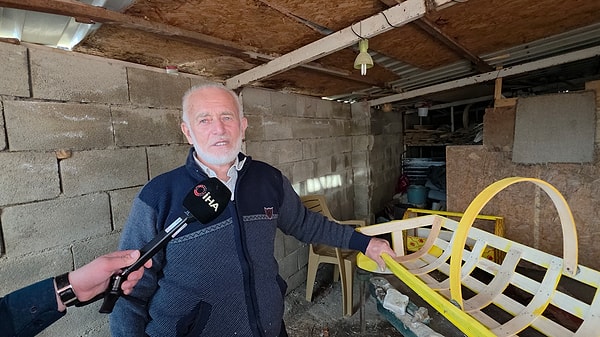 Ömer Solak, tahta beşiklerin günümüz plastik ve metal ürünlerine göre neden daha avantajlı olduğunu şu sözlerle özetliyor: