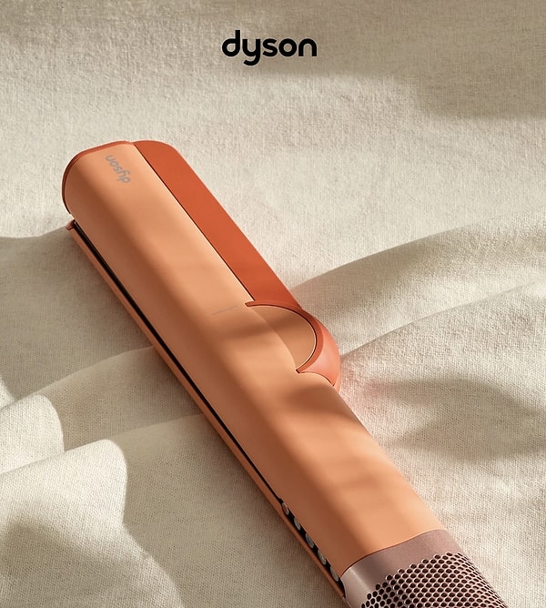 Dyson Airstrait, annenizin saçlarını ısısız ve zahmetsizce düzleştiriyor.