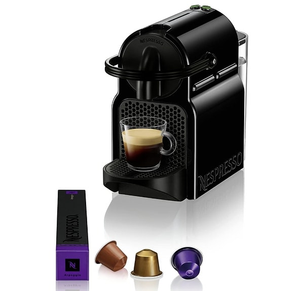 Nespresso Inissia Kahve Makinesi, annenize ev konforunda barista deneyimi yaşatıyor.