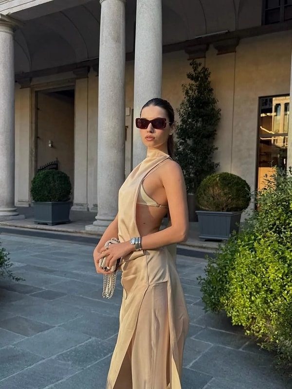 Afra Saraçoğlu, son dönemde hem kariyeri hem de özel hayatıyla sık sık gündeme gelen isimlerden biri.