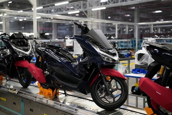 Honda, Türkiye’de motosiklet fabrikası açtı.