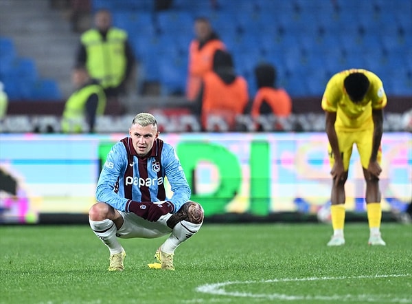Trabzonspor bir puanı son anda kurtardı.