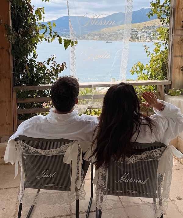 Nesrin Cavadzade yalnızca eşi ve kendisinin sırtı dönük fotoğrafını paylaştı.