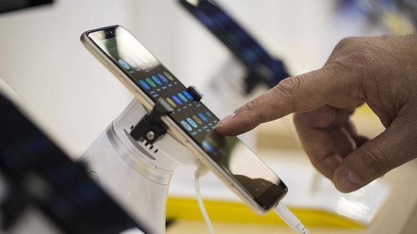 Cep telefonlara 12 ay taksit imkanı geliyor.