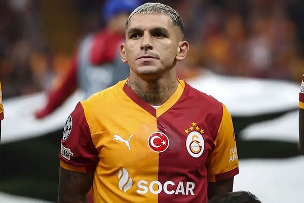 Sarı-kırmızılı taraftarların sevgilisi Lucas Torreira, cumartesi günü şampiyonluk kupasını kaldırmasından kısa bir süre sonra Beyoğlu’nda fiziksel saldırıya uğradı.