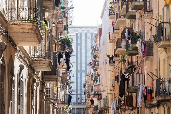 Lorca's Mayor, Fulgencio Gil, attributed the tightening of regulations to a surge of complaints from local residents and a desire to preserve the city's touristic allure.