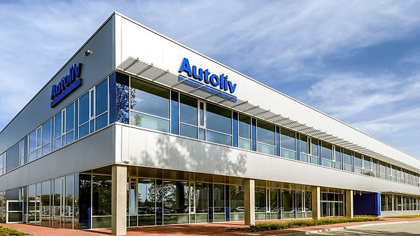 Dünyanın en büyük otomotiv güvenlik donanımları üreticilerinden biri olan İsveçli Autoliv şirketi, çeyrek asırdır üretim yaptığı Türkiye pazarından tamamen çekilme kararı aldı.