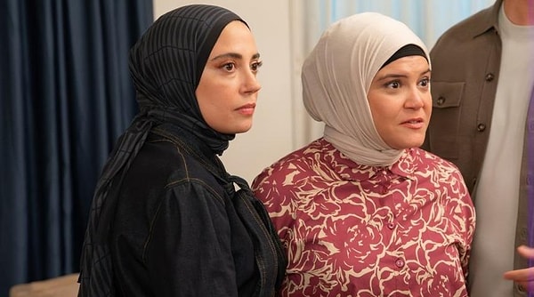 Taşacak Bu Deniz'in başlamasıyla reyting zirvesini kaptıran Kızılcık Şerbeti 5. sezon onayını almıştı.