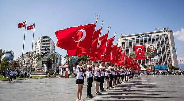 İzmir'de 19 Mayıs Etkinlikleri: 19 Mayıs'ta Nerede Konser Var?