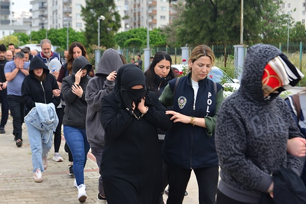 21 ilde operasyon düzenlendi: 2 milyar dolar hareketlilik tespit edildi.