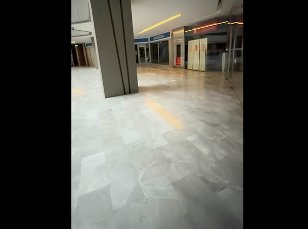 Peki Bir Zamanların Dev Alışveriş Merkezleri Neden Terk Ediliyor?