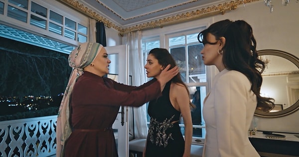 Peki sence Kızılcık Şerbeti'nin sezon finali tekrara mı düşüyor?