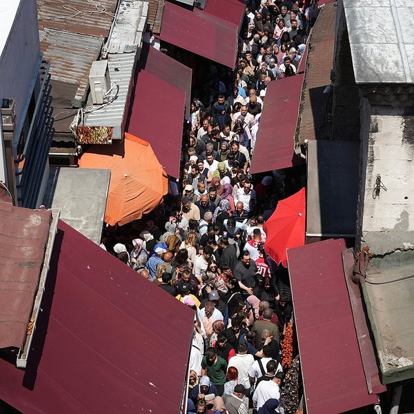 Bayram öncesi alışveriş yoğunluğu da eklendi.