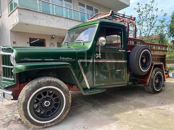 Kündekari ustası 1954 model aracı yeniledi.