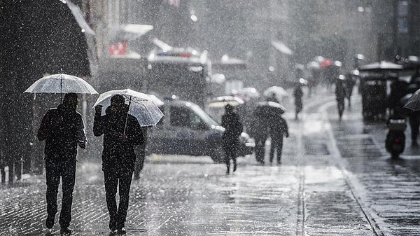 Rainy Eid Surprise: Temperatures Set to Plunge!