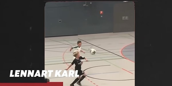 Almanya da seçilen futbolcuların çocukluk görüntülerini kullanmayı tercih etti.