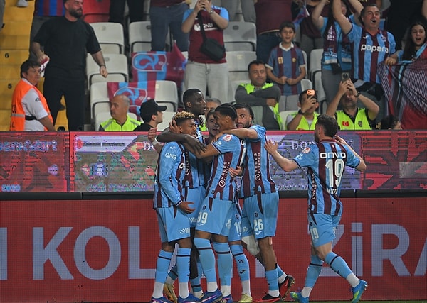İlk yarıda tek gol vardı.