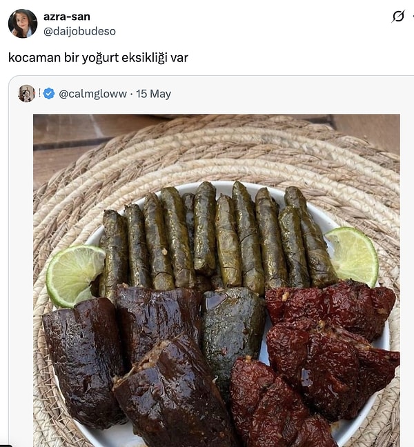Resmen bağırıyor.
