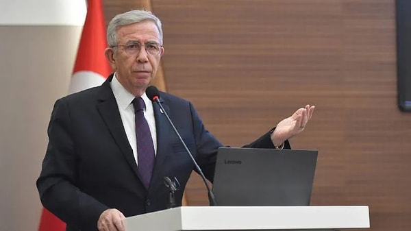 Ankara Büyükşehir Belediye Başkanı Mansur Yavaş, CHP Genel Merkezi önündeki polis ablukasına tepki gösterdi.