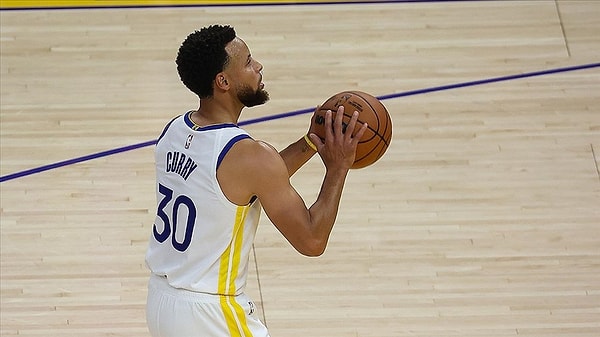 6. Stephen Curry (Basketbol)-124.7 milyon dolar