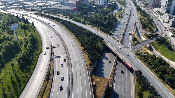 İstanbul'da trafik yoğunluğu yüzde 1'e düştü.
