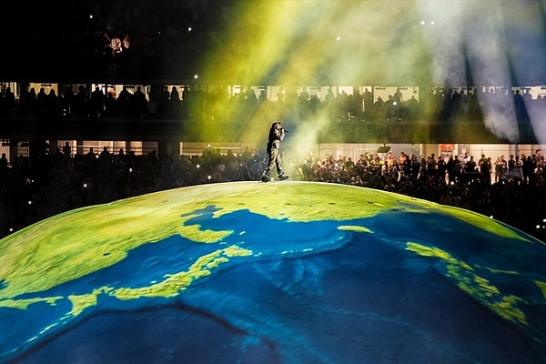 Tartışmalı şarkıcı ve prodüktör Kanye West'in Türkiye konseri 30 Mayıs Cumartesi günü gerçekleşti.
