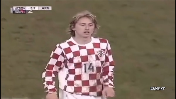 Modric ilk milli takım deneyimini Messi'nin takımına karşı yapmıştı.