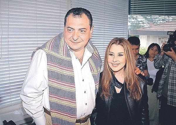 Nilüfer: Aşktan Çok Daha Fazlasını Paylaştığı İlişki