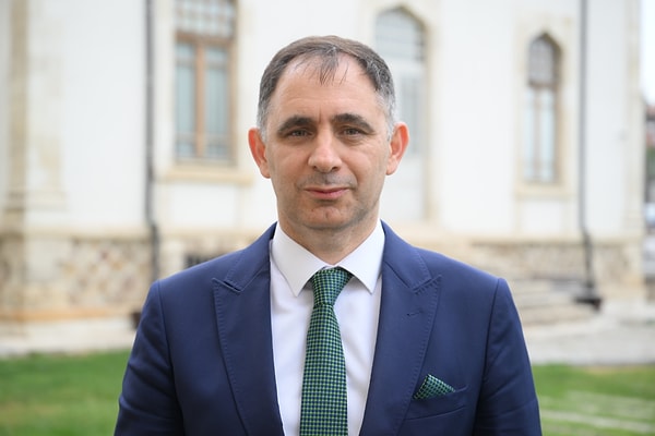Edirne’nin Kirişhane semtinde yer alan Evliya Kasımpaşa Camisi, Osmanlı tarihinin en güçlü dönemlerine tanıklık etmiş bir eser.