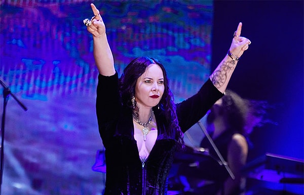 Ferah, a perennial figurehead in Turkish rock music, continues to be cherished across generations not only for her powerful voice, but also thanks to her songwriting, stage presence, and the unique bond she forms with her audience.