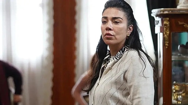 Yeşim Ceren Bozoğlu, Taşacak Bu Deniz'in sezon finali için "Ağladım" diyerek iddialı sözler sarf etti.