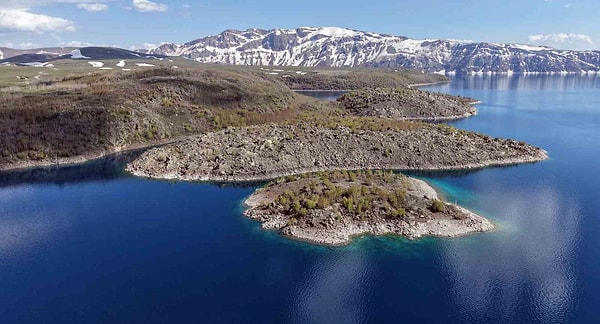 Bölgenin jeolojik evrimi yüz binlerce yıllık bir geçmişe dayanıyor