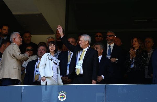 Fenerbahçe’de sonucu merakla beklenen başkanlık seçimlerinde büyük fark meydana geldi.