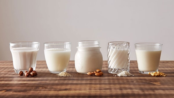 Although it's well-known that cow's milk is often the go-to choice for most people when it comes to dairy consumption, experts are drawing attention to the remarkable health benefits of goat's milk.