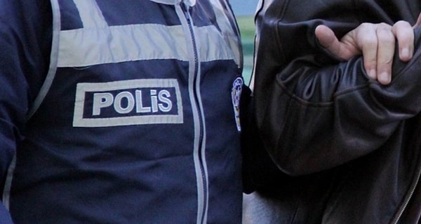 Ünlülere yönelik düzenlenen yasaklı madde ve fuhuş operasyonlarına bir yenisi daha eklendi.