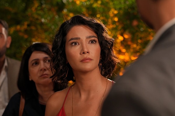 Halef: Köklerin Çağrısı'na veda eden Aybüke Pusat'ın yeni projesi belli oldu.