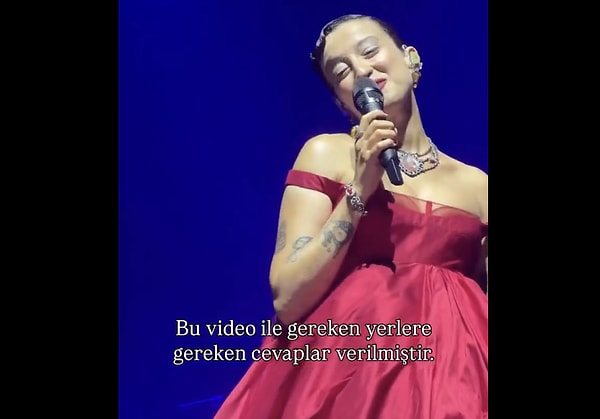 Melike Şahin'in hamilelik sürecinde gerçekleştirdiği canlı performanslar, sosyal medyada bazı kullanıcılar tarafından "nefesinin yetmediği" ve "şarkı söyleyemediği" iddialarıyla acımasızca eleştirilmişti.