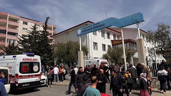 Kahramanmaraş'ta polis başmüfettişi olan babasının beylik silahlarıyla kendi okulunu basarak on canı hayattan koparan İsa Aras Mersinli'nin geçmişindeki ürkütücü sinyaller netleşmeye başladı.