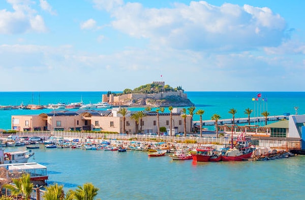 Nightlife in Kuşadası: Bars, Clubs, and Open-Air Venues - 2026
