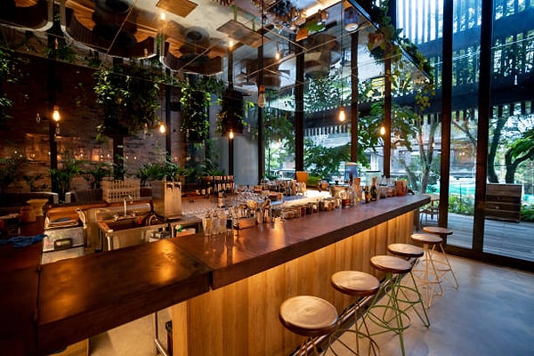Kadıköy Cocktail Bar Prices: 2026 Current Comparison